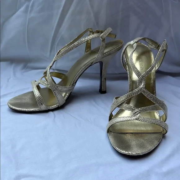 Kelly & Katie | Shoes | Vintage 203 Prom Shoes Gold Heals Go Great With A  Wedding Dress | Poshmark